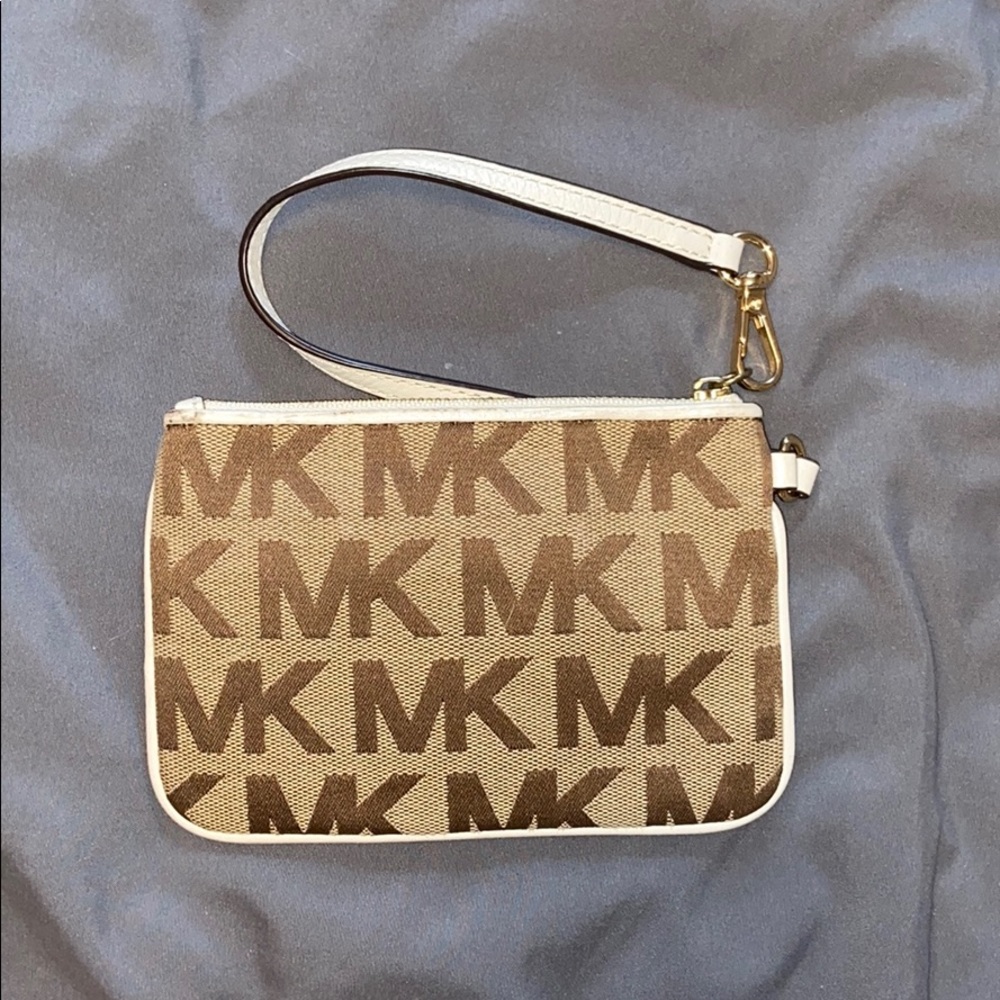Wristlet
